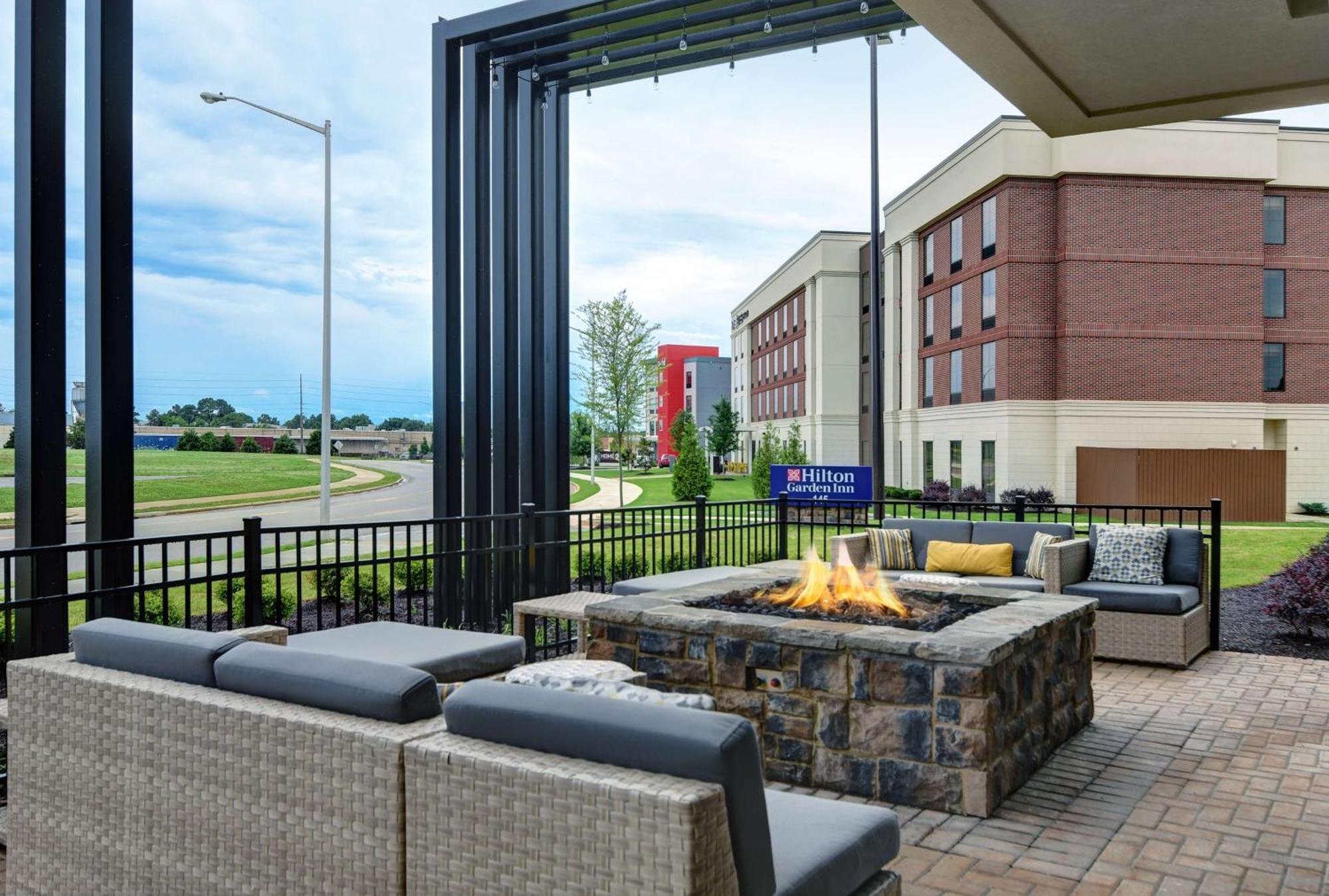 Hilton Garden Inn Madison Huntsville Airport Exterior photo
